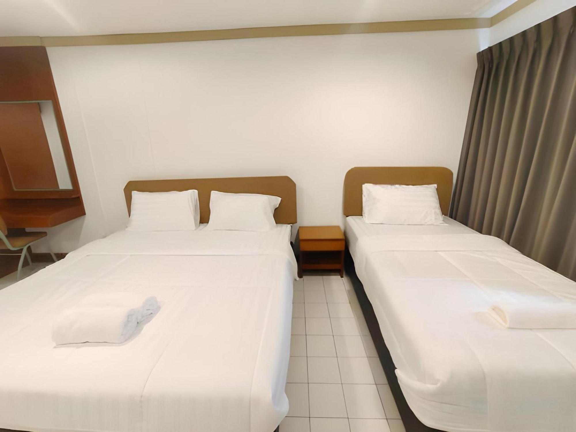 Oyo 75446 Travis Inthamara 49 Hotel Bangkok Kültér fotó