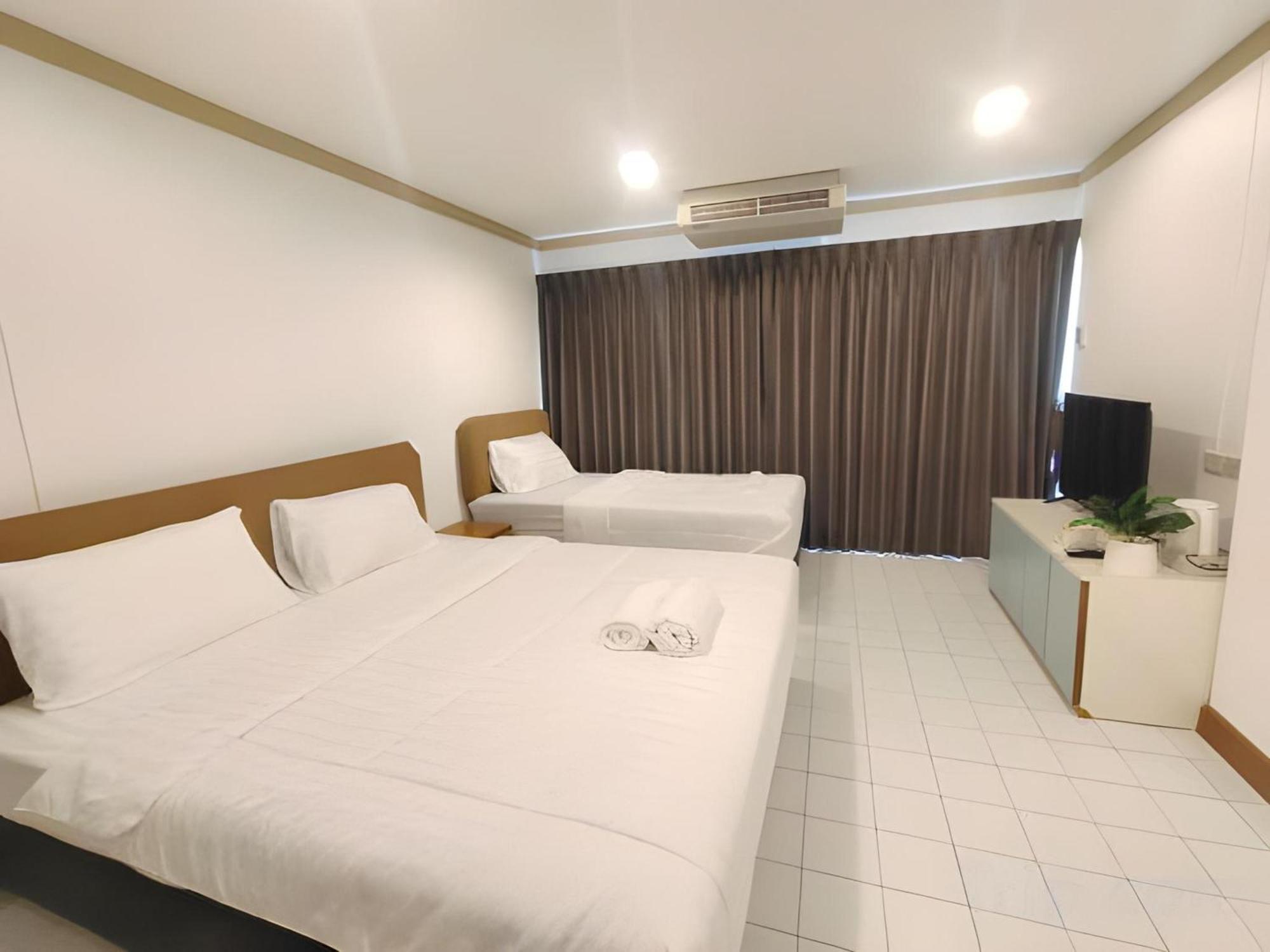 Oyo 75446 Travis Inthamara 49 Hotel Bangkok Kültér fotó