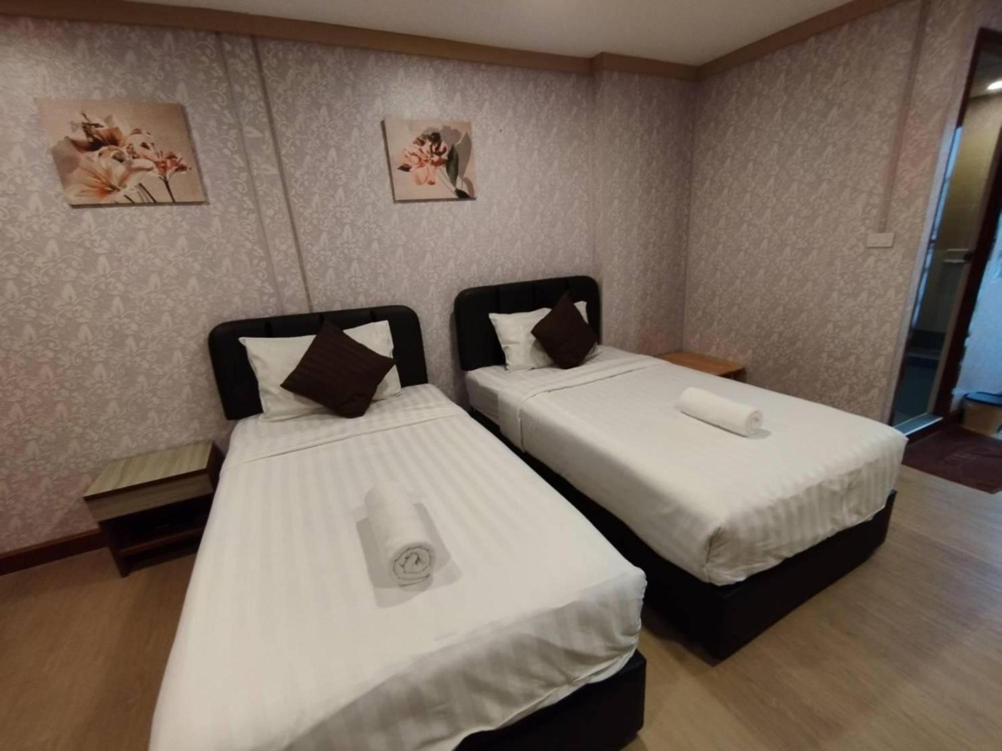 Oyo 75446 Travis Inthamara 49 Hotel Bangkok Kültér fotó