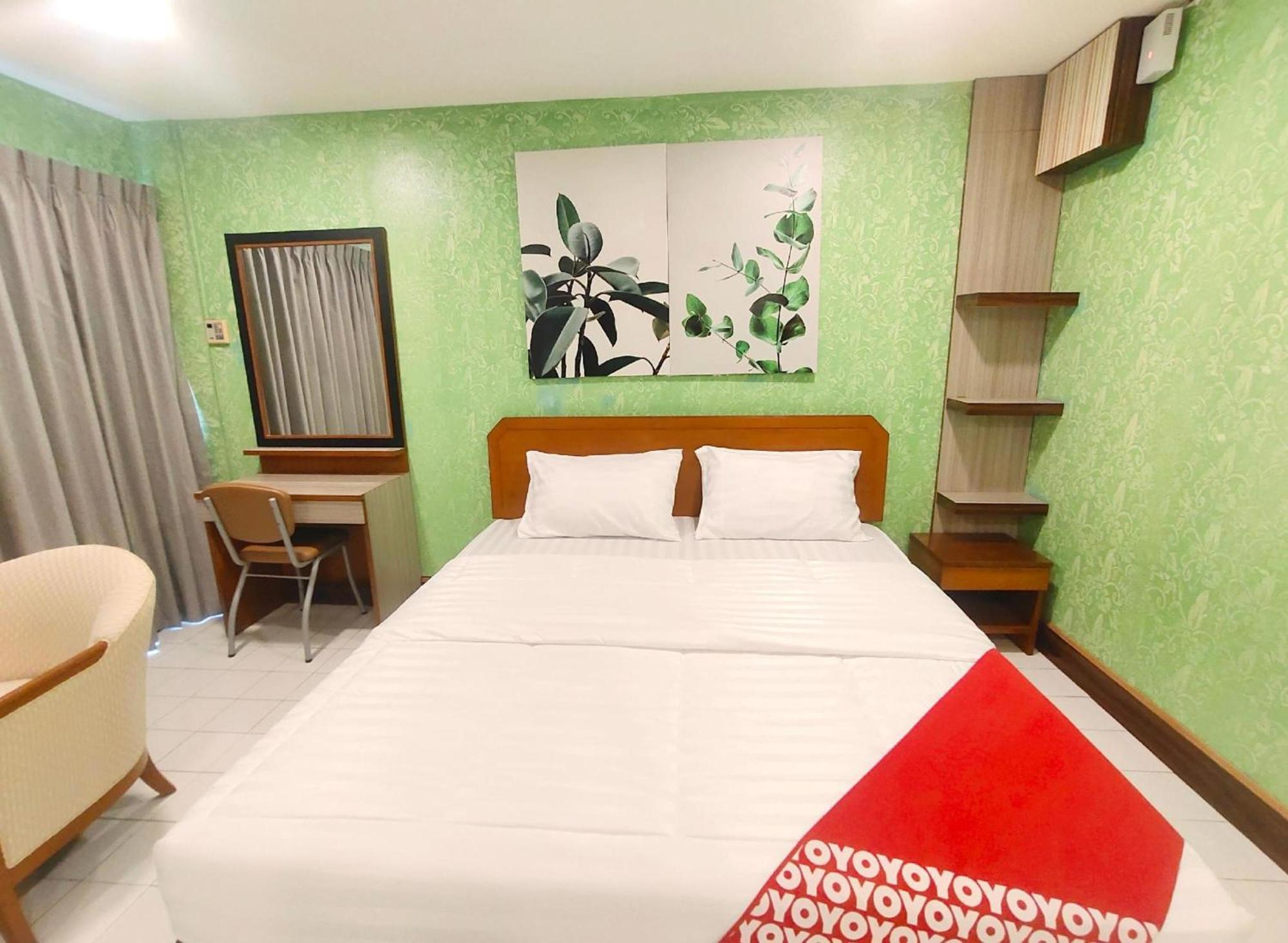 Oyo 75446 Travis Inthamara 49 Hotel Bangkok Kültér fotó