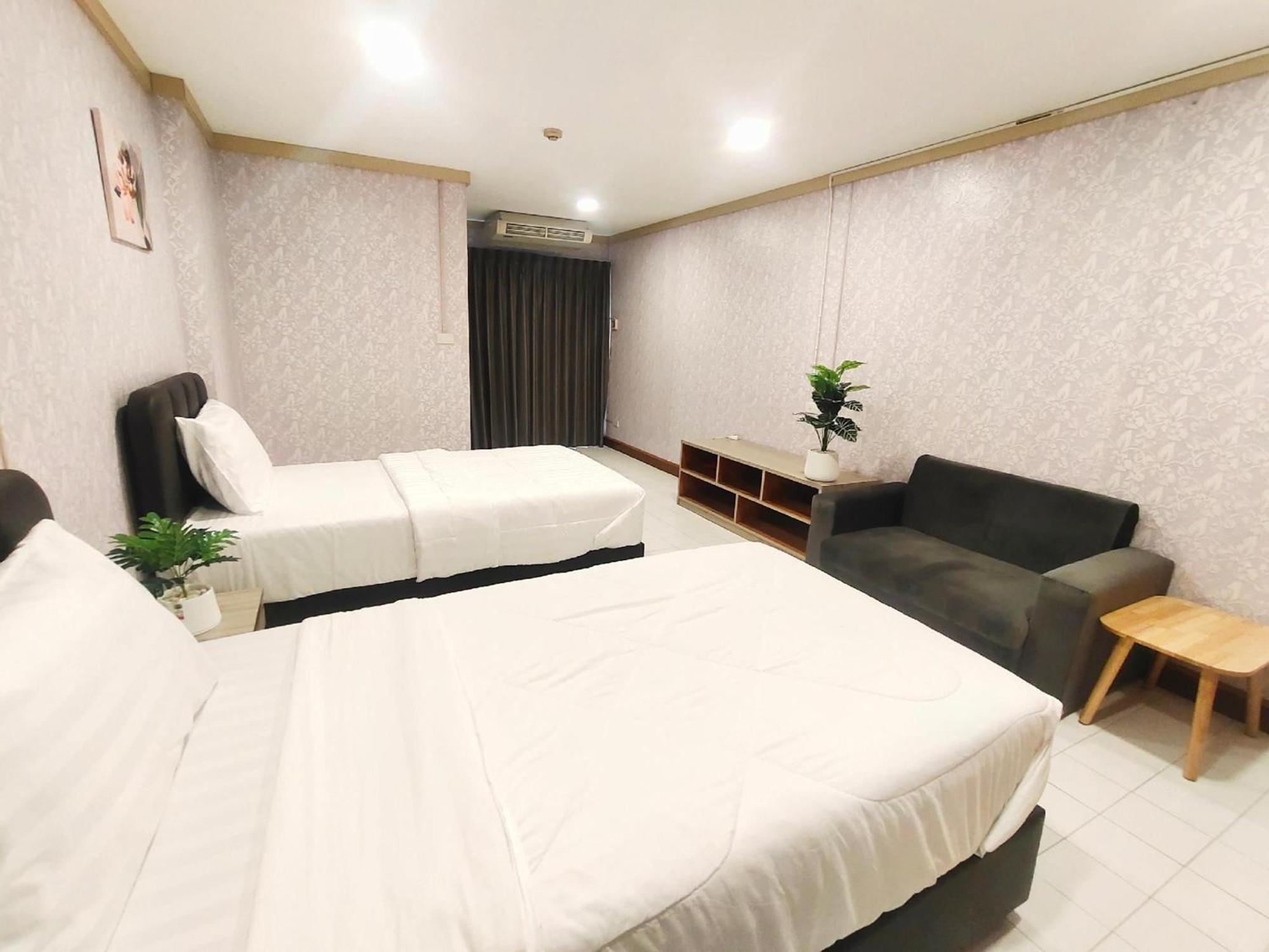 Oyo 75446 Travis Inthamara 49 Hotel Bangkok Kültér fotó