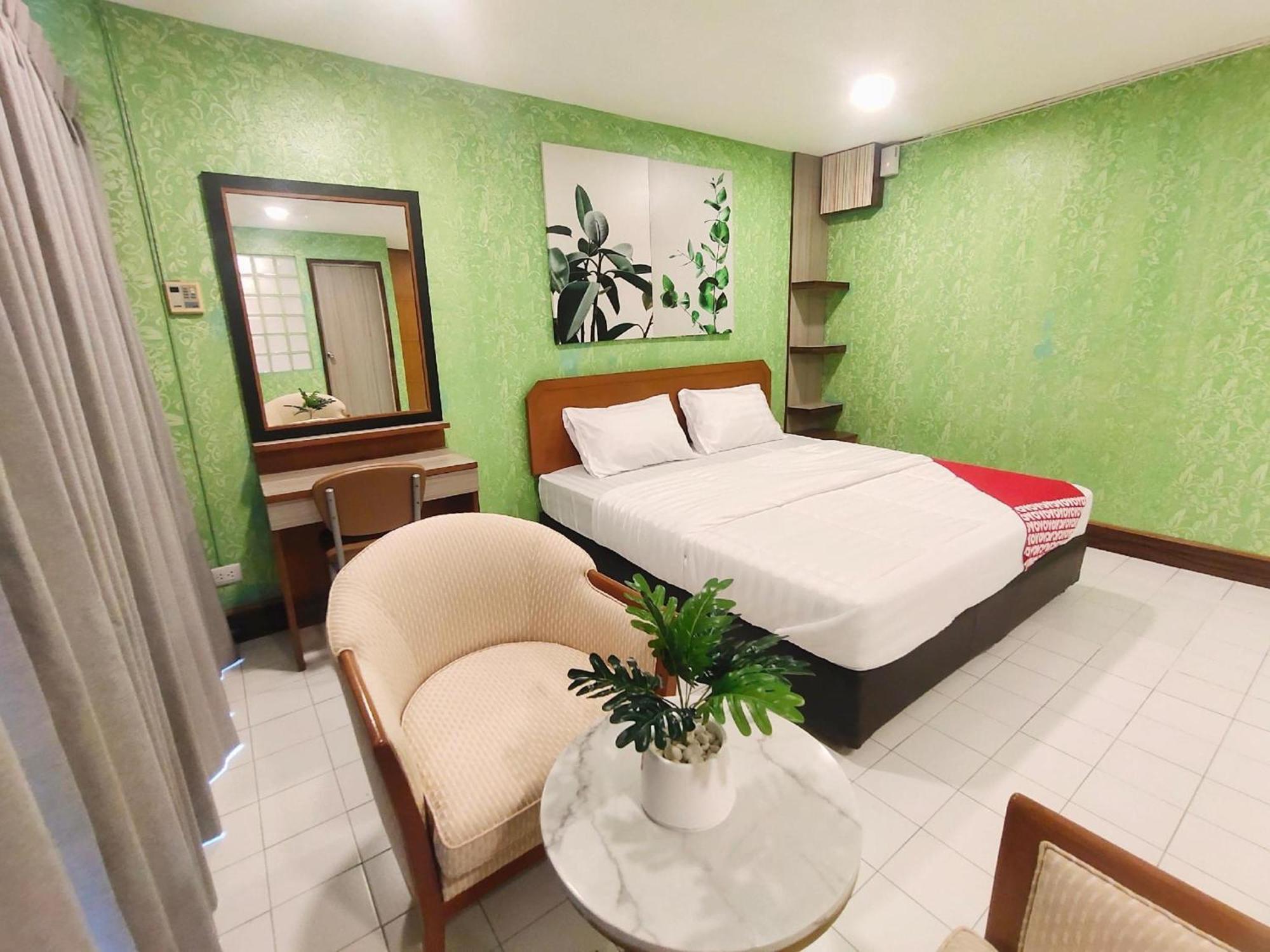 Oyo 75446 Travis Inthamara 49 Hotel Bangkok Kültér fotó