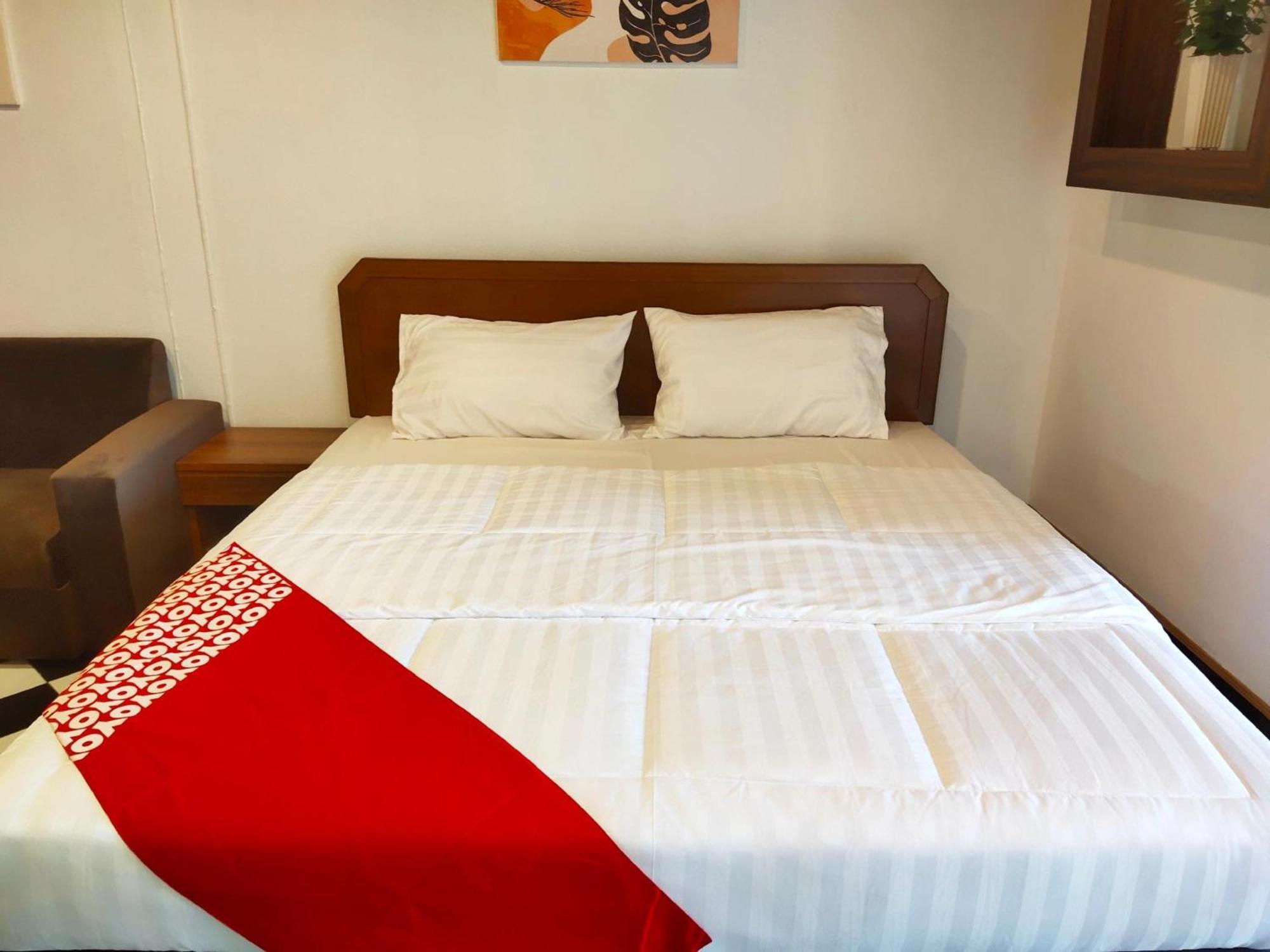 Oyo 75446 Travis Inthamara 49 Hotel Bangkok Kültér fotó