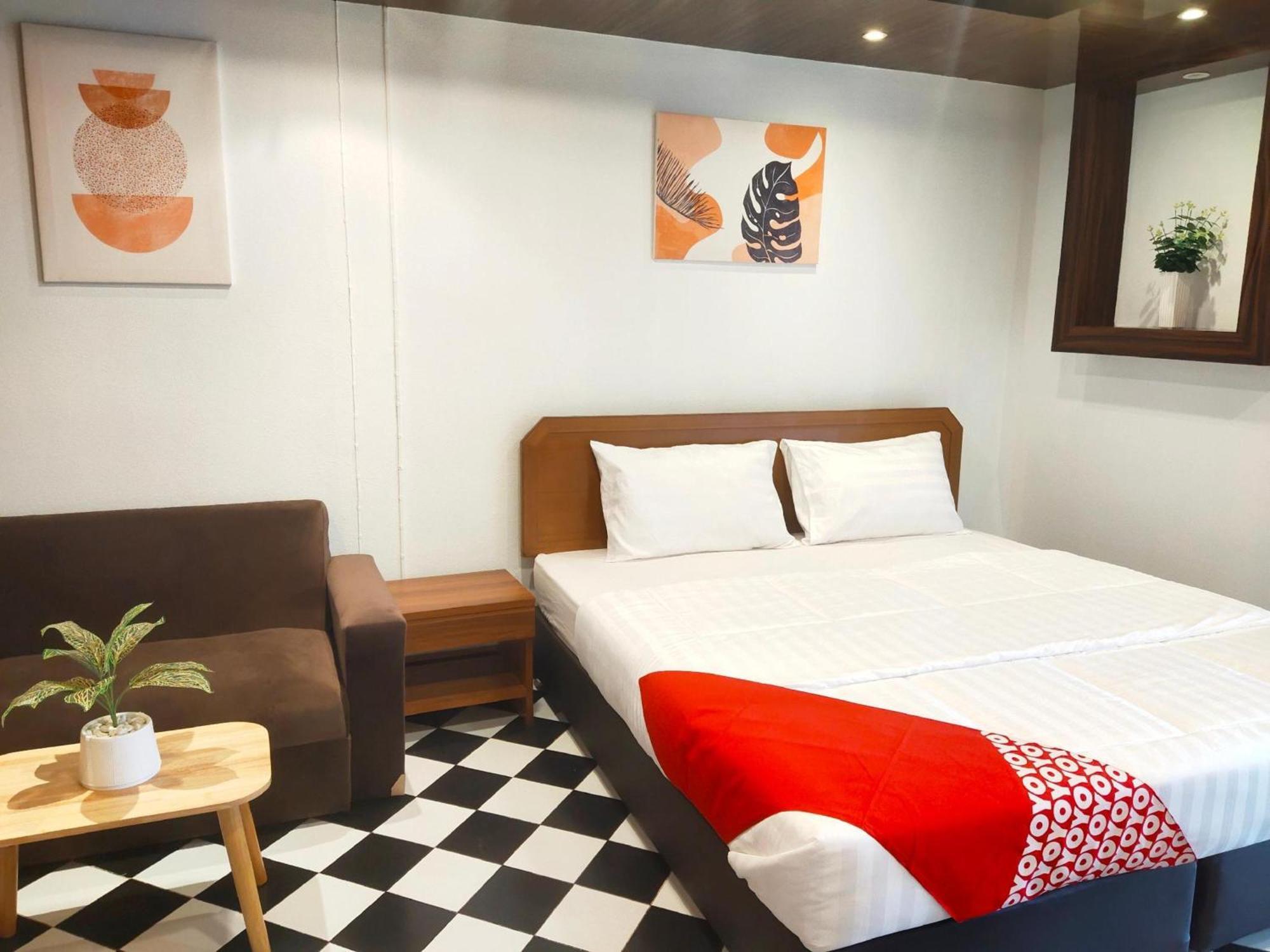 Oyo 75446 Travis Inthamara 49 Hotel Bangkok Kültér fotó