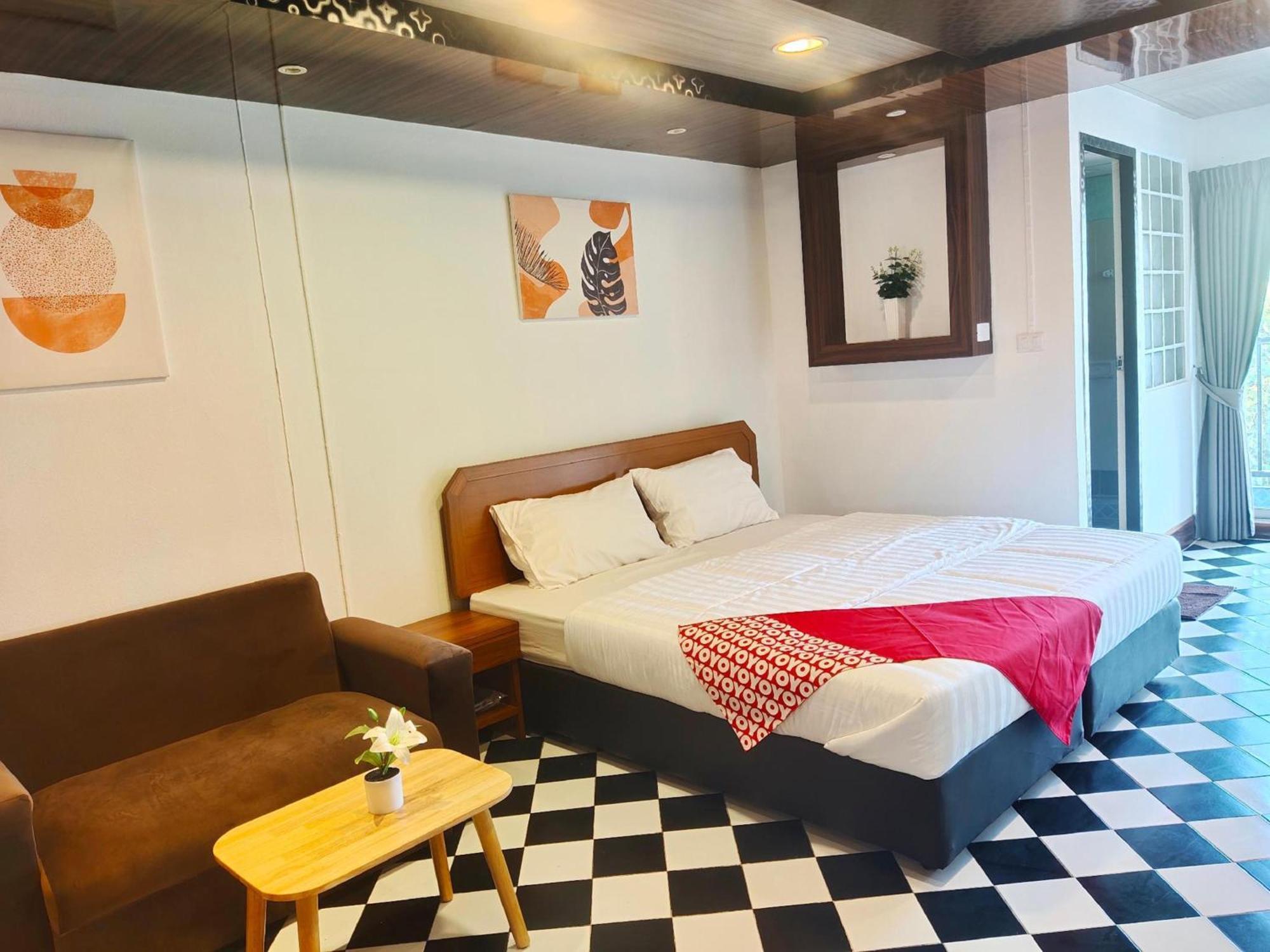 Oyo 75446 Travis Inthamara 49 Hotel Bangkok Kültér fotó