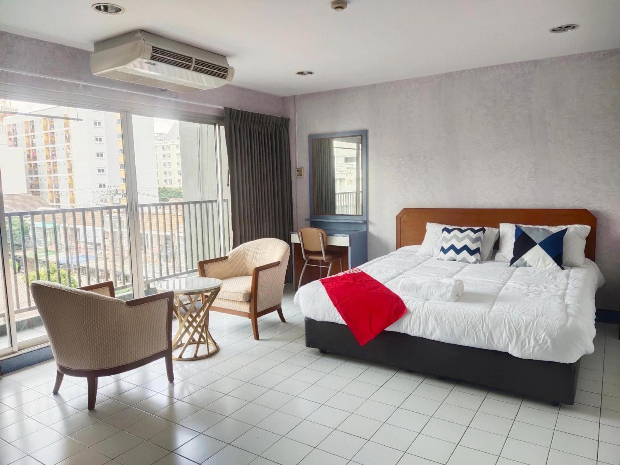 Oyo 75446 Travis Inthamara 49 Hotel Bangkok Kültér fotó