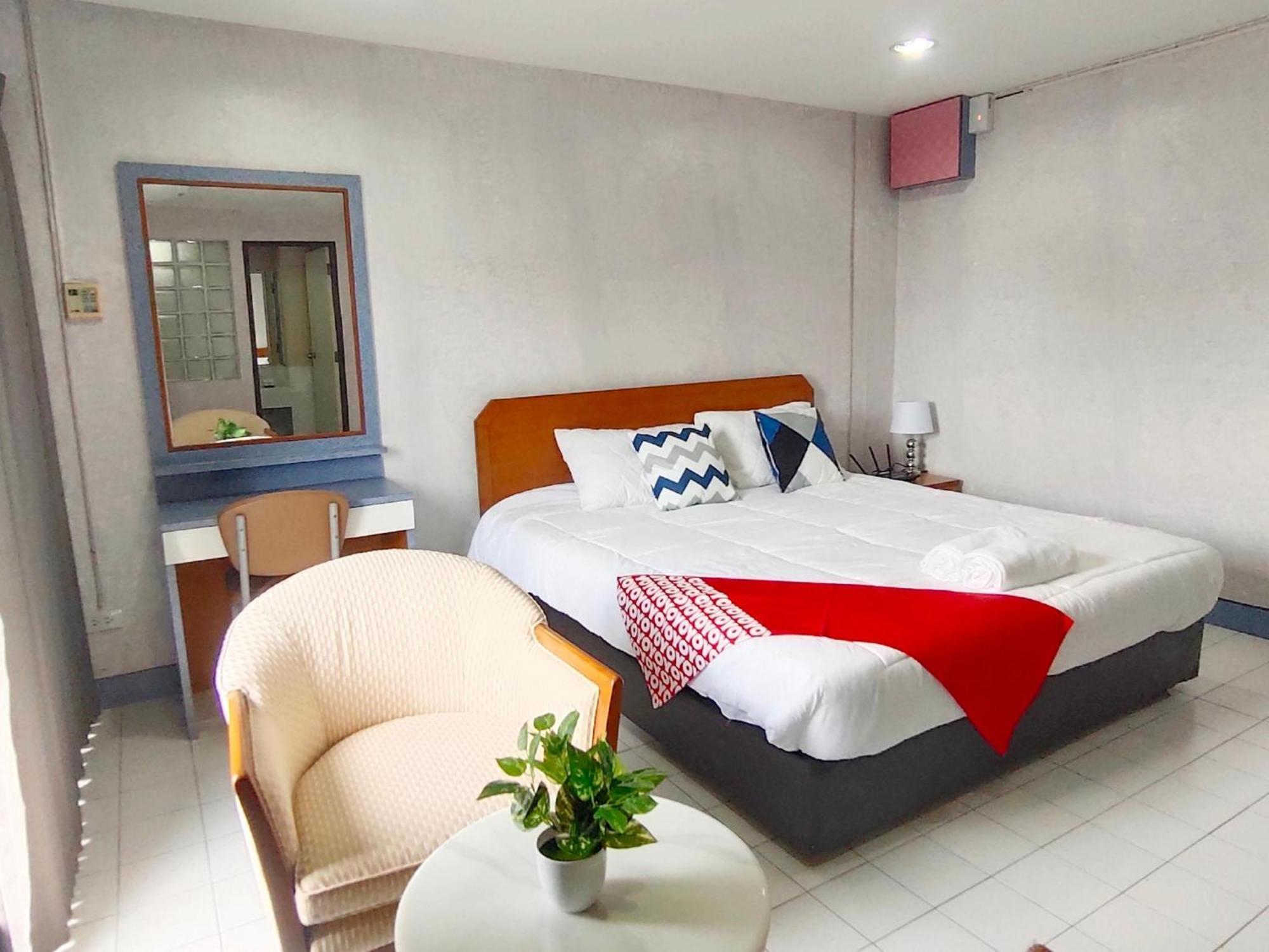 Oyo 75446 Travis Inthamara 49 Hotel Bangkok Kültér fotó